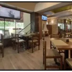 Unde mănânci bine în București Ivan's Bar & Grill – de la ciorbă la sushi, pe terasă sau în sală